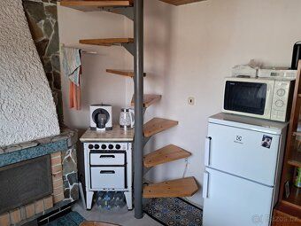 Prodávám svůj osobní pozemek o rozloze 385 m², který se nach