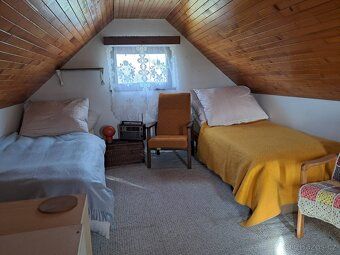 Prodávám svůj osobní pozemek o rozloze 385 m², který se nach