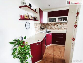 , Nabízíme k prodeji prostorný a světlý byt 3+1 o celkové pl