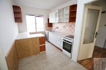 Nabízím vám ke koupi byt o dispozici 3+1 s balkónem v obci L