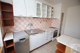 Nabízím vám ke koupi byt o dispozici 3+1 s balkónem v obci L
