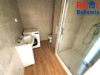 Nabízíme k pronájmu prostorný byt 3+1 s prostornou lodžií, v