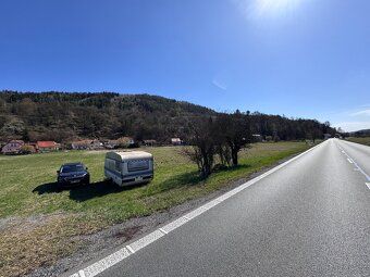 Jedná se o pozemek s výměrou 10 555 m², který je dle katastr