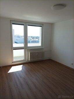 Pronajmu byt 2+1 (54m2) s prostorným balkónem a sklepní kójí
