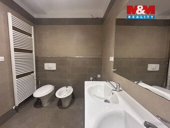 Krásný byt 2+kk s lodžií o ploše 51 m², se nachází ve 3.patř