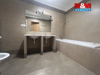 Krásný byt 2+kk s lodžií o ploše 51 m², se nachází ve 3.patř
