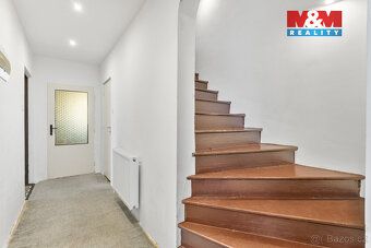 Nabízíme k prodeji samostatně stojící rodinný dům v okrajové