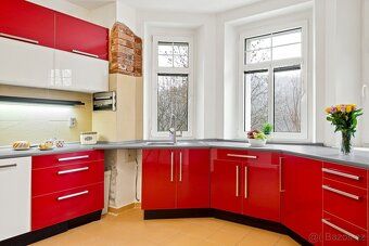 Ev.č. 00421 Nabízíme k prodeji zděný patrový rodinný dům o d