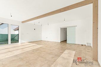 Prodej novostavby rodinného domu/bytu 5+kk, 160m² plochy s g