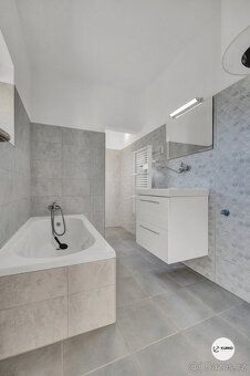 Nabízíme k pronájmu světlý byt o dispozici 3+kk a výměře 65 