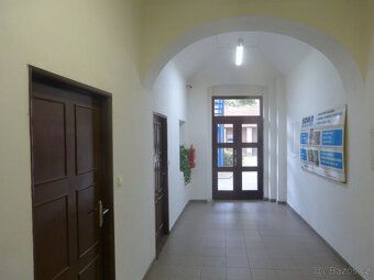 Nabízíme k pronájmu kancelář nacházející se ve 2. nadzemním 