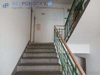Nabízíme k prodeji útulný byt o velikosti 3 + kk, situovaný 