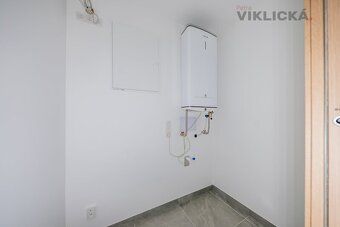 Hledáte moderní a klidné bydlení obklopené přírodou, a přito