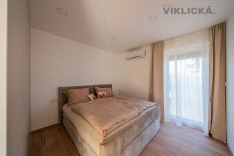 Hledáte moderní a klidné bydlení obklopené přírodou, a přito