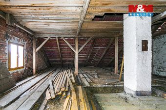 Nabízíme k prodeji rodinný dům v obci Mlázovy, o dispozici 2