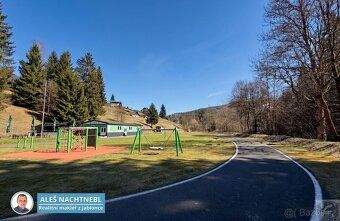 Nabízíme k prodeji části zastavitelného - stavebního pozemku