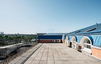 Nabízím k pronájmu kancelář o výměře 15m2 ve 3. patře admini