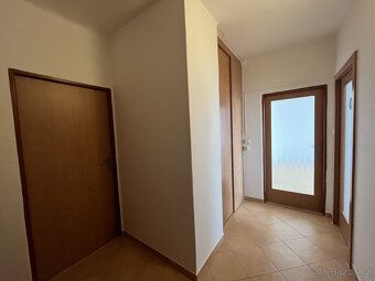 K pronájmu nabízíme světlý a prostorný byt o dispozici 3+1, 