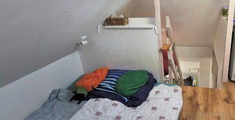 Nabízíme Vám k pronájmu pěkný mezonetový byt o dispozici 2+k