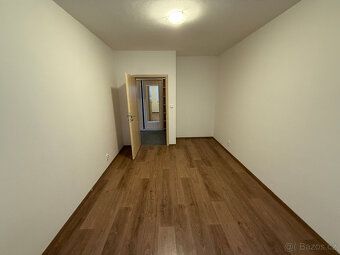 Nabízím k pronájmu světlý a prostorný byt 2+kk o výměře 54 m