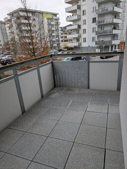 Nabízím k pronájmu světlý a prostorný byt 2+kk o výměře 54 m