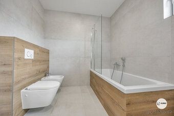Nabízíme k prodeji samostatně stojící, zděný, nízkopodlažní 