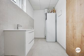 Nabízíme k prodeji samostatně stojící, zděný, nízkopodlažní 