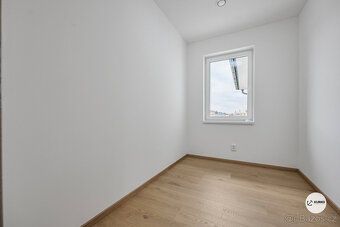Nabízíme k prodeji samostatně stojící, zděný, nízkopodlažní 