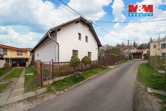 Nabízíme k prodeji rodinný dům o dispozici 3+kk na pozemku o