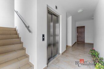Pronájem, byty/2+kk, 47 m2, Nad Rokoskou 2415/2, 18200 Praha