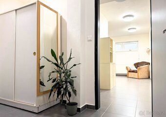 Nabízím k prodeji ateliér o velikosti 33,2 m² situovaný v su