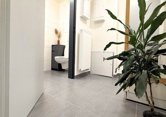 Nabízím k prodeji ateliér o velikosti 33,2 m² situovaný v su