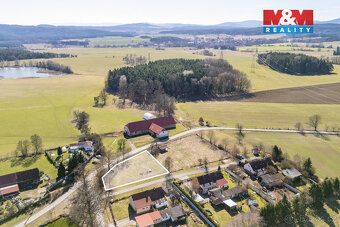 Nabízíme k prodeji pozemek o ploše 1059 m2, který se nachází