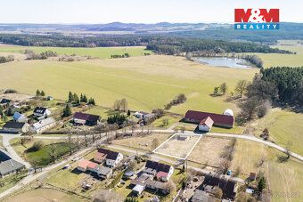 Nabízíme k prodeji pozemek o ploše 1289 m2, který se nachází