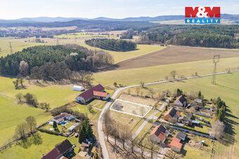 Nabízíme k prodeji pozemek o ploše 1289 m2, který se nachází