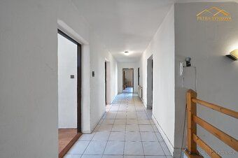 Nabízíme k prodeji podsklepený rodinný dům s obytnou plochou