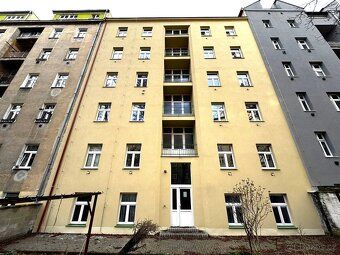 Nabízím k krátkodobému pronájmu byt o dispozici 2+kk a výměř
