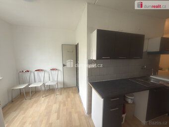 Nájem činí 8000 + 6000 kc sluzby. Kauce 2 nájmy. Provize RK 
