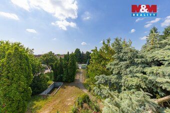 Prodej rodinné vily 4+1 s balkonem, na pozemku 1510 m² s uži
