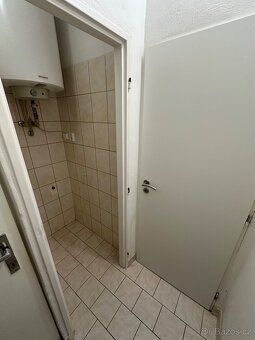 Nabízím pronájem bytu v Hronově. Jedná se o byt 1+kk cca 41m