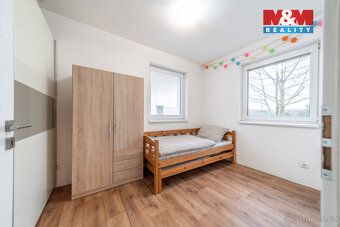Nabízíme k prodeji rodinný dům o dispozici 5+1 s podlahovou 
