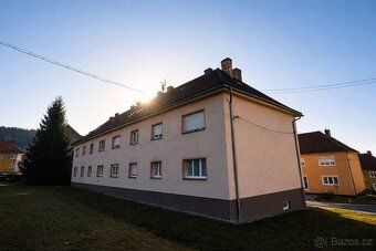 Nabízíme k prodeji útulnou bytovou jednotku o dispozici 2+1,