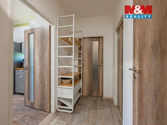 Nabízíme k pronájmu světlý byt 3+kk o celkové ploše 61 m², k