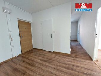 Nabízíme k prodeji prostorný byt 4+1 o užitné ploše 81 m² v 