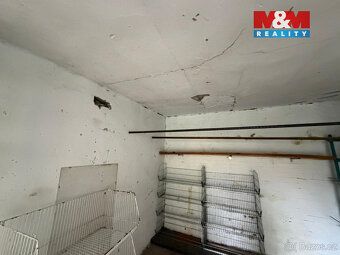 Nabízím k prodeji cihlovou řadovou garáž na vlastním pozemku