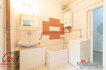 Prodej prostorného bytu 1+1Prostorný byt 1+1 (52 m²) před re
