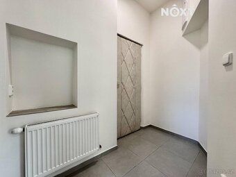 Nabízíme k dlouhodobému pronájmu světlý byt po rekonstrukci 