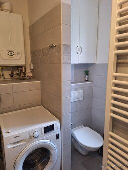 Nabízím k pronájmu světlý byt o dispozici 58 m² v klidné lok