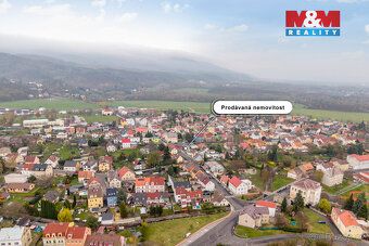 Klidná a vyhledávaná lokalita, bydlení nedaleko přírody, spo