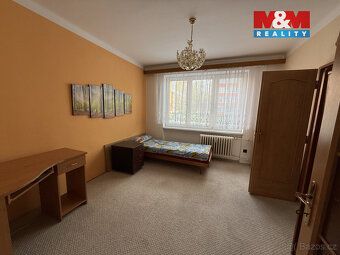 Nabízíme k okamžitému pronájmu byt 3+1 s balkónem. Byt se na